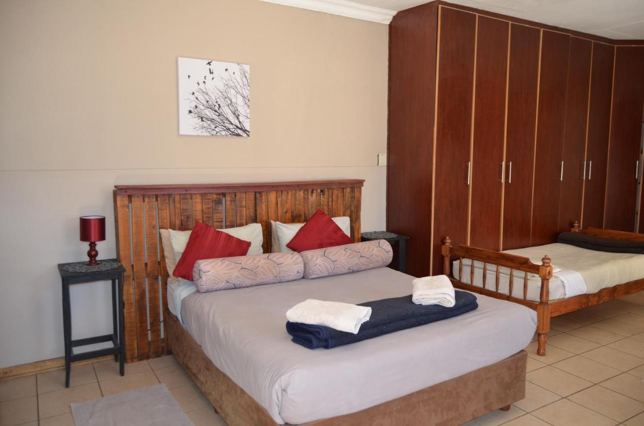 A & R Guesthouse Блумфонтейн Экстерьер фото