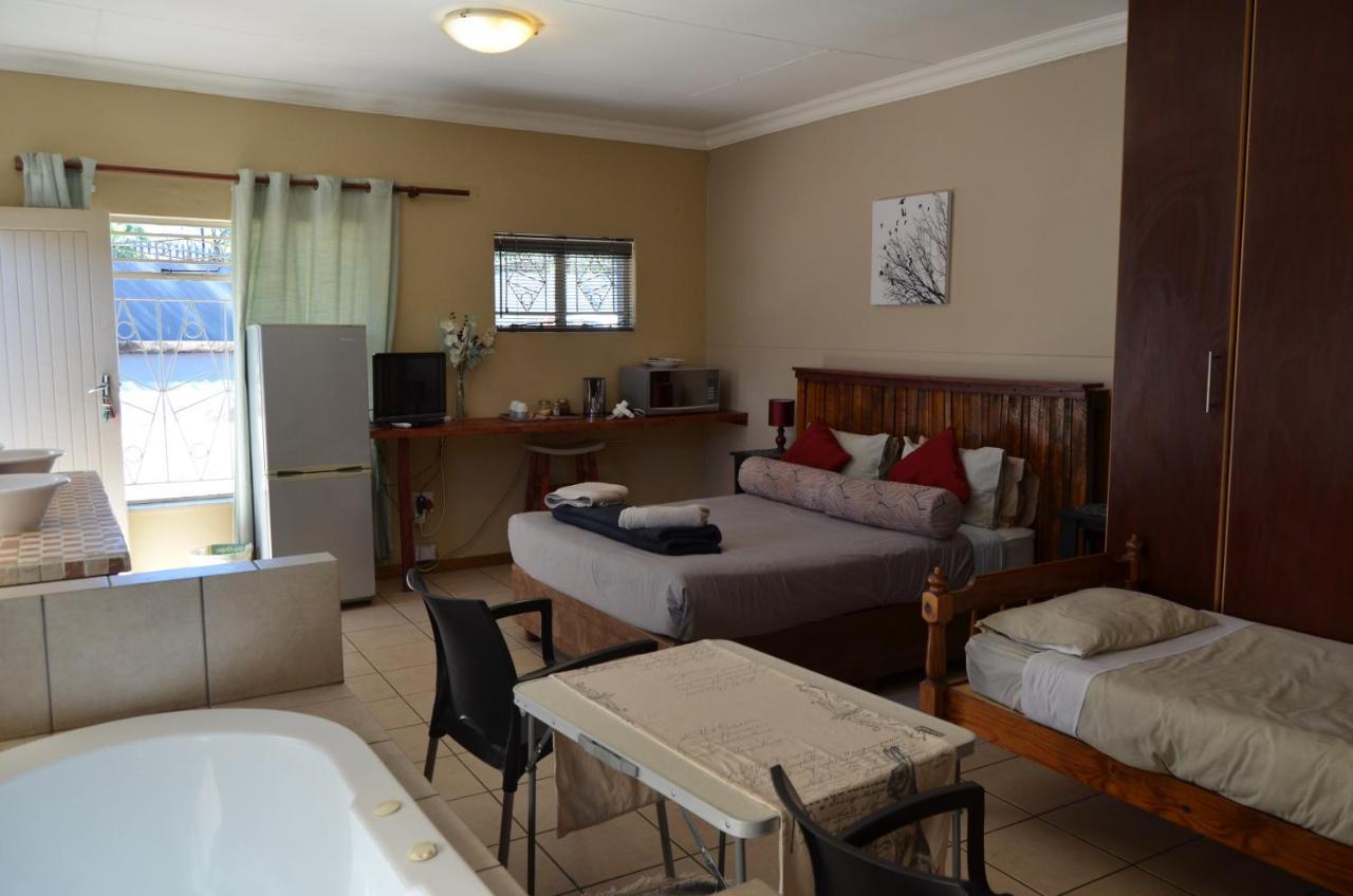A & R Guesthouse Блумфонтейн Экстерьер фото