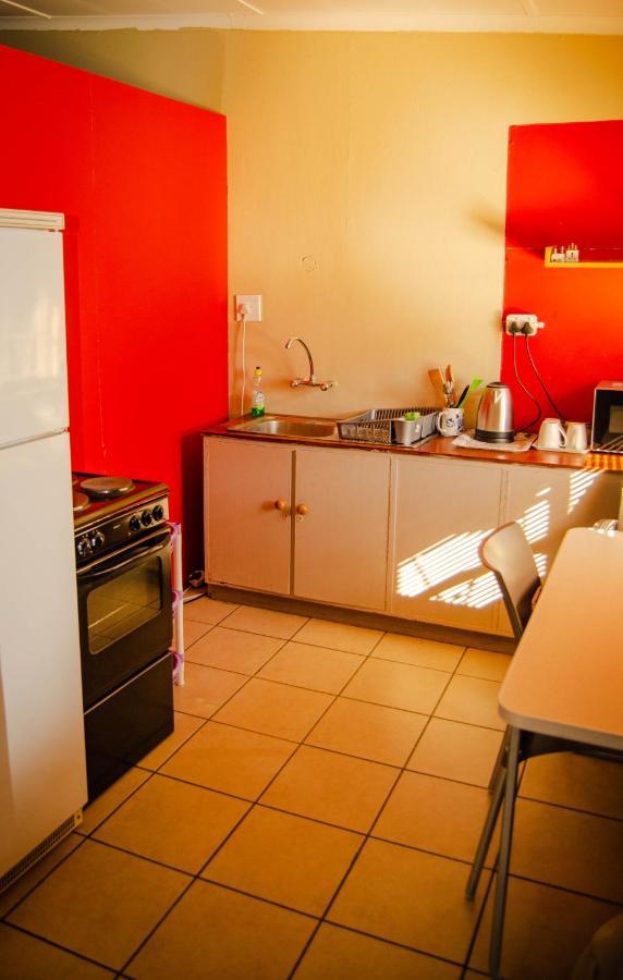 A & R Guesthouse Блумфонтейн Экстерьер фото