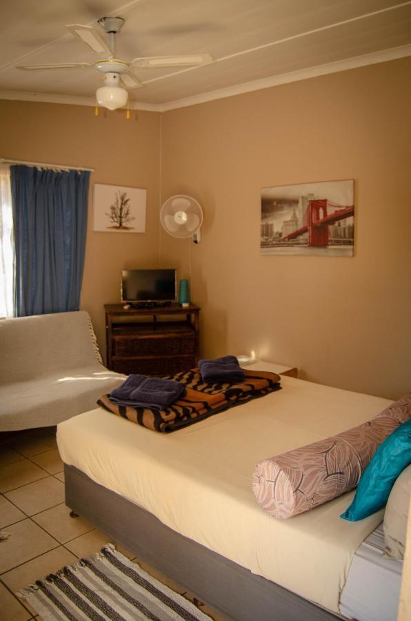 A & R Guesthouse Блумфонтейн Экстерьер фото